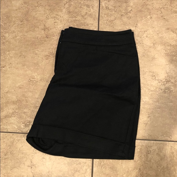 Shorts - Picture 3 of 3